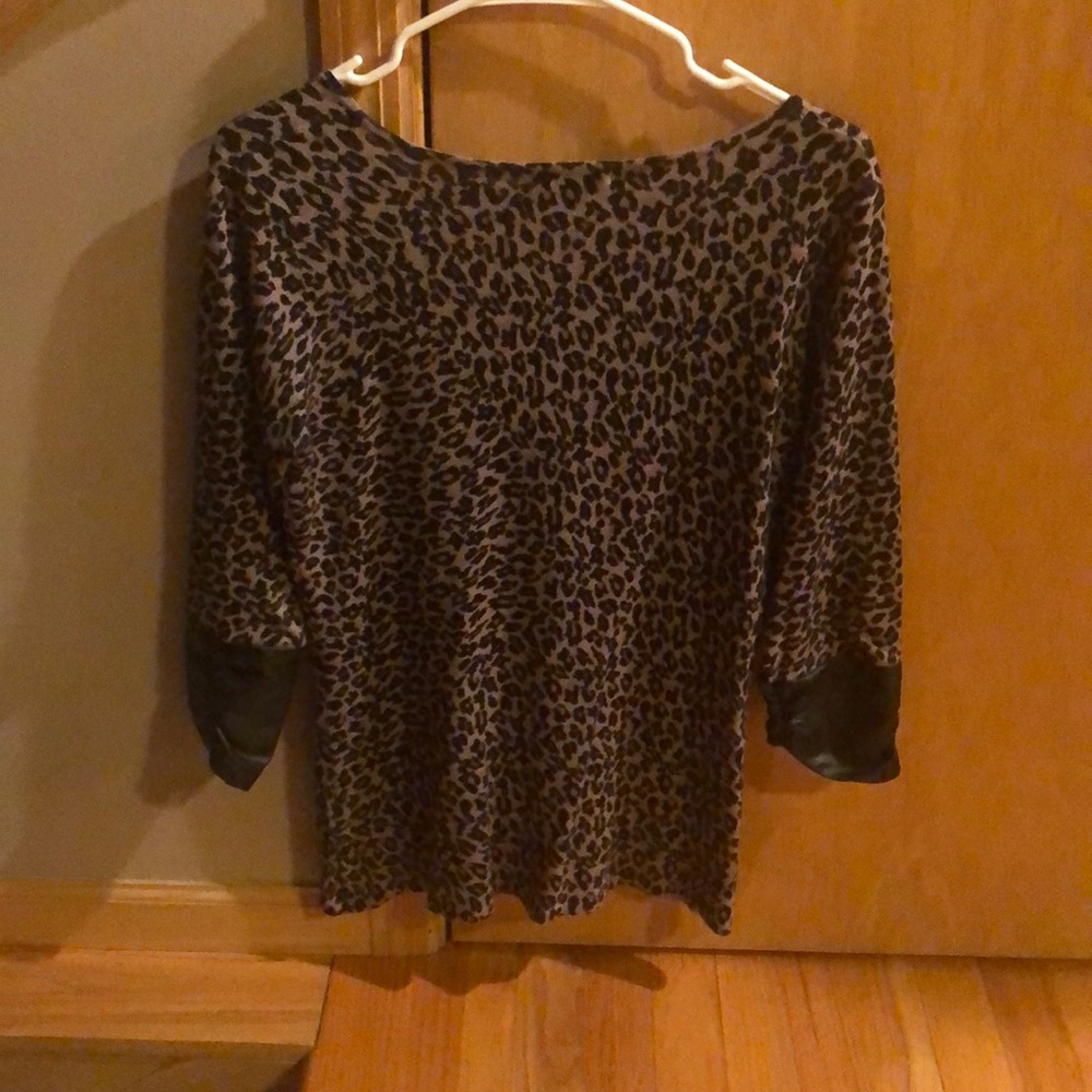 Leopard top - Picture 2 of 2